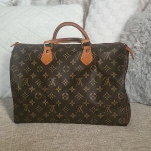 Louis Vuitton Speedy 35 Monogram handbag,, Authentic!!!